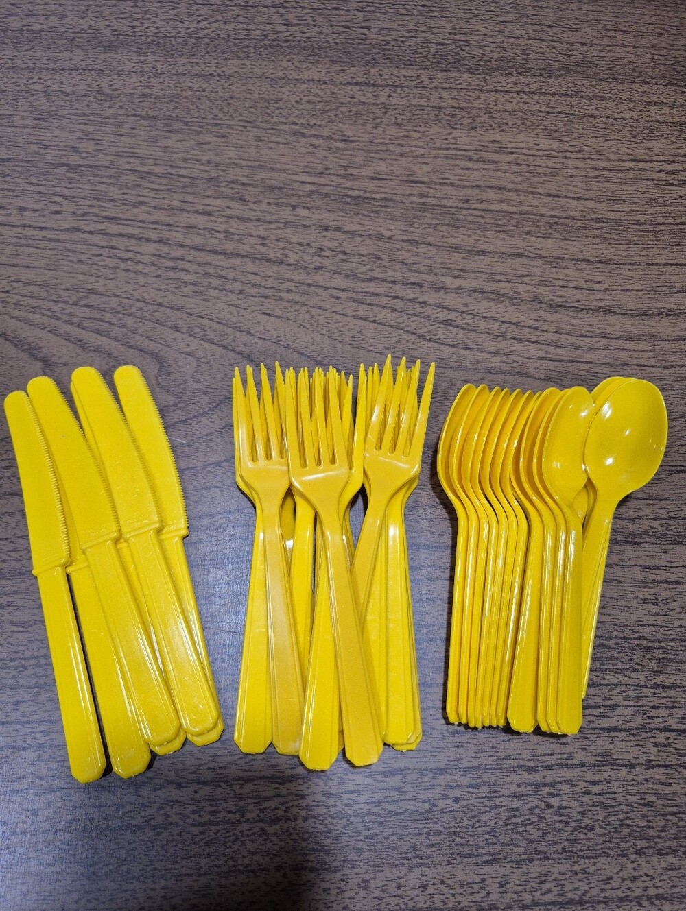 Vintage Van Brode Banquet Style Set Of Yellow Cutlery